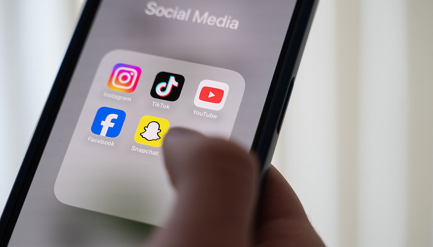 Sosyal medyaya yaş sınırı tartışması