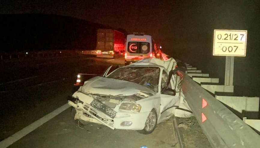 Feci kaza Tır otomobile çarptı: 3 ölü, 1 yaralı