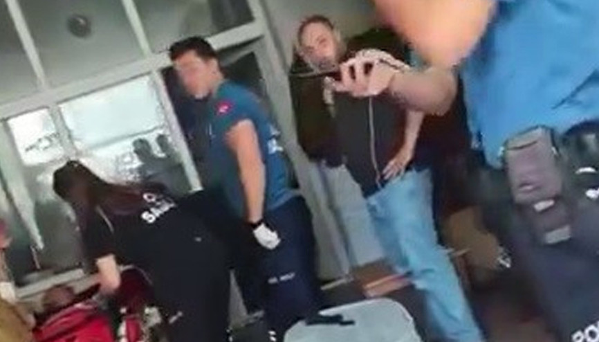 Annesini rahatsız ettiğini öğrendiği ev sahibini işyerinde bıçakladı; Namusumu temizledim dedi