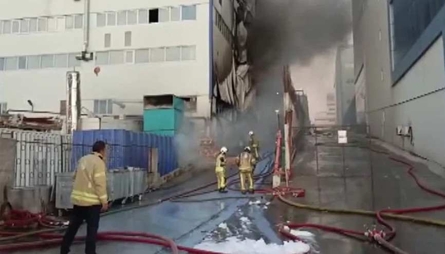 Arnavutköyde fabrika yangını
