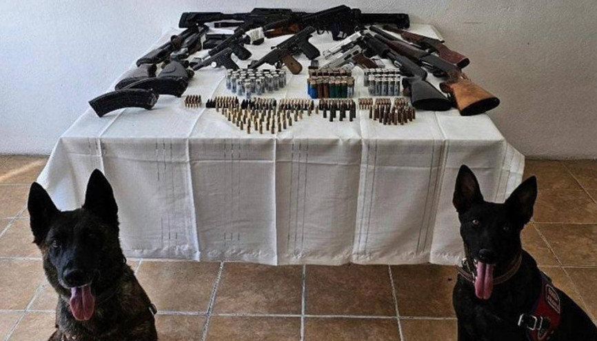 Karsta operasyon: 7 gözaltı Çok sayıda silah ve mühimmat ele geçirildi