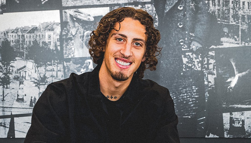 Dortmund, Wolverhamptondan Fabio Silvayı kadrosuna kattı