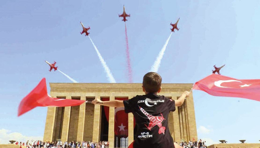 Büyük destana görkemli kutlama