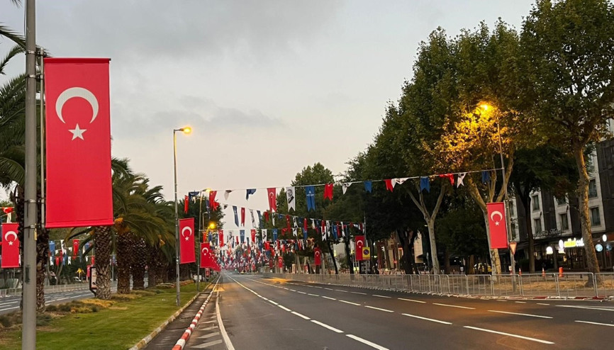 İstanbul’da bazı yollar trafiğe kapatıldı