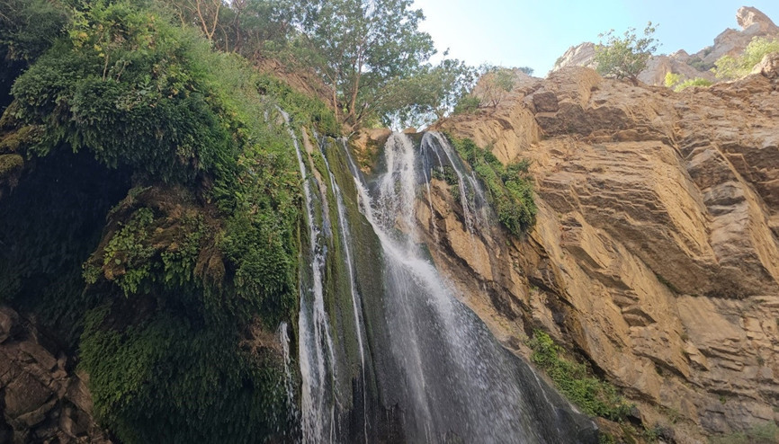 Yeşilin ve suyun buluştuğu yer: Kaval Şelalesi turistlerin gözdesi