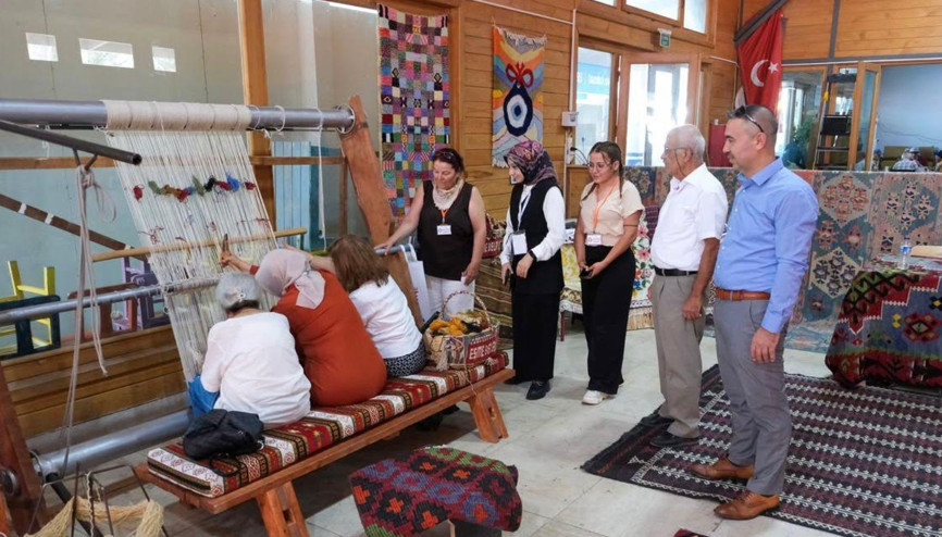 Bazekol Hastanesi, Eşme Kilim Festivali’nin ana sponsoru oldu
