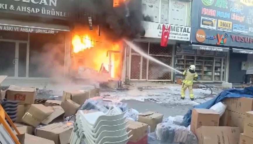 Bağcılar İSTOÇta korkutan yangın Vali Gülden açıklama