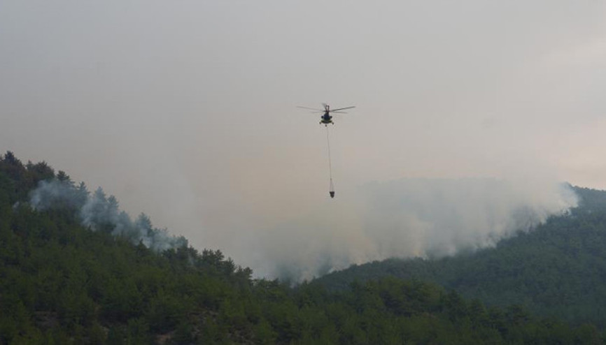 Son dakika... Kastamonu-Karabük sınırındaki iki orman yangınına müdahale 3. gününde sürüyor