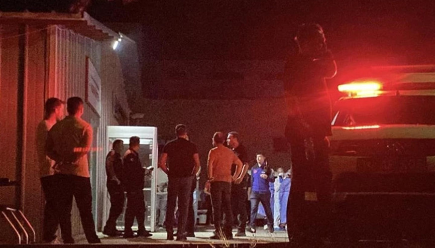 Yabancı plakalı otomobilin akaryakıt deposundan şüpheli madde çıktı; 9 polis zehirlendi