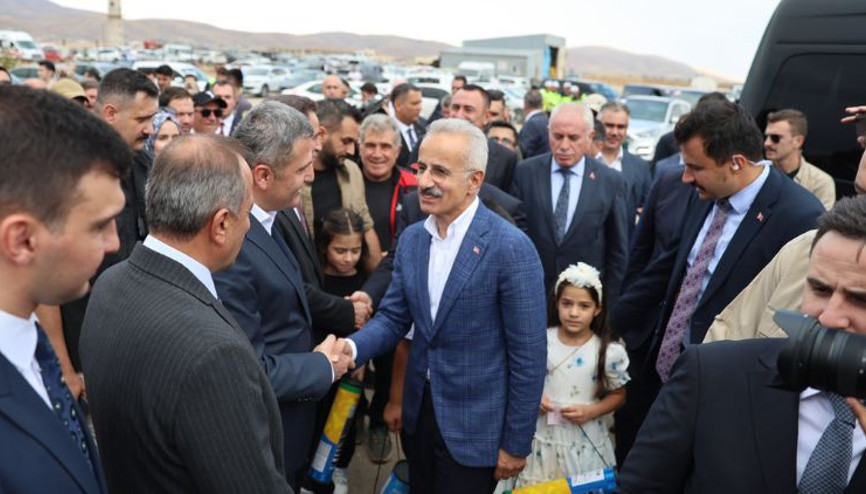 Bakan Uraloğlu, Bayburt-Gümüşhane Havalimanı altyapısının yüzde 50’sini tamamladık