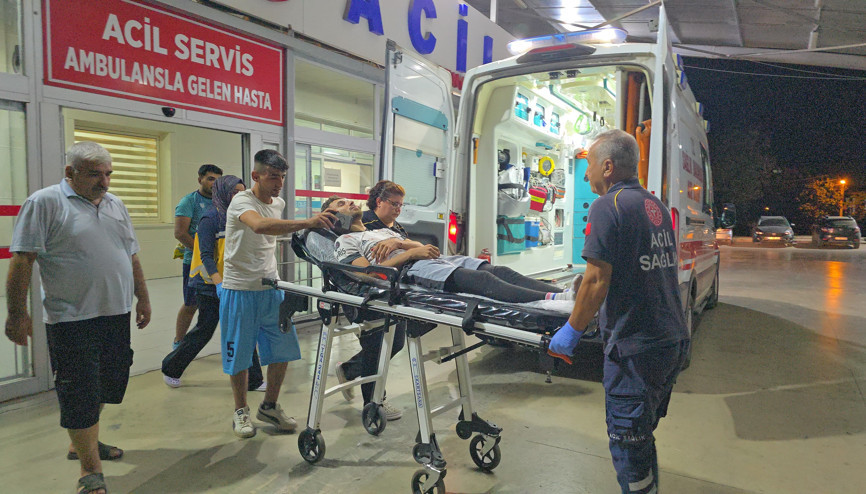 Halı saha maçında başına taşla vurularak ağır yaralandı Halı saha maçında başına taşla vurularak ağır yaralandı