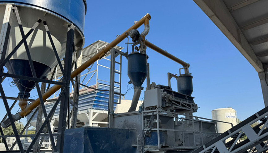 Ispartada fabrikada feci ölüm Beton karıştırıcısına düştü