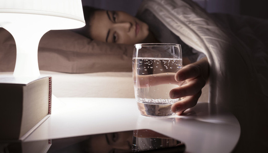 Gece yatmadan önce ya da sabah kalkar kalkmaz su içmek kalp krizini önler mi