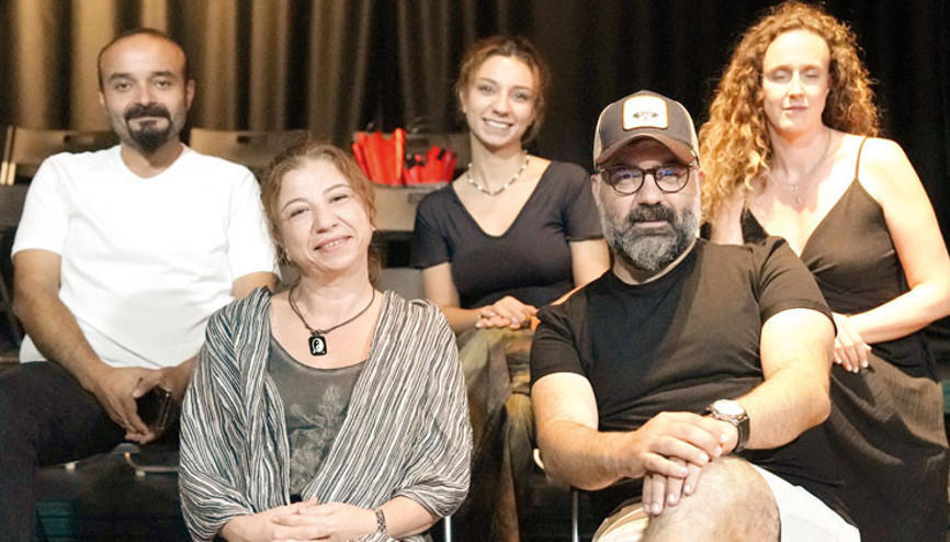 Adile Naşit’in hayatı tiyatroda