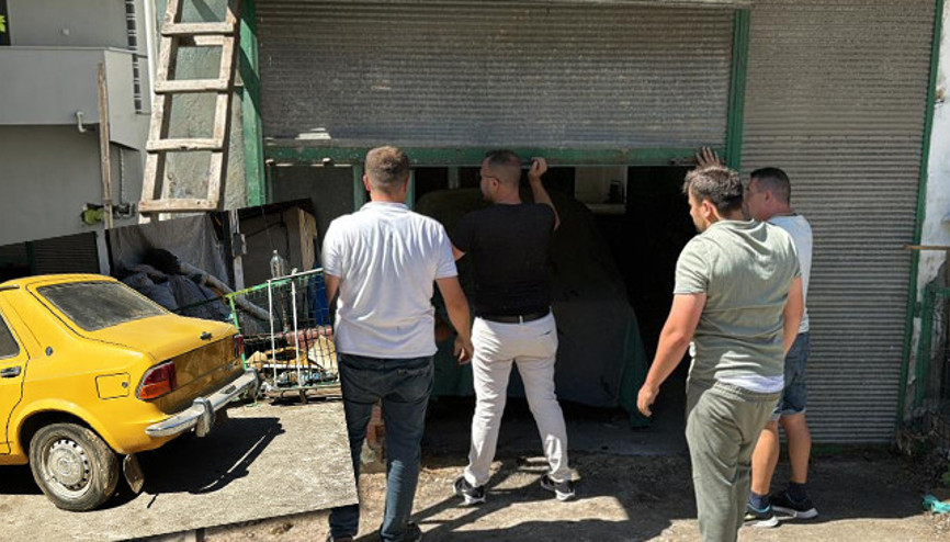 44 yıldır garajda kalan otomobil 15 bin euroya satıldı Türkiyede tek, Avrupada yok | Bu kadar orijinal olduğunu ben de düşünmüyordum