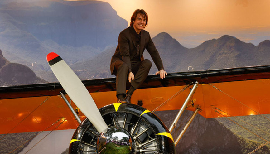 Gökyüzünde kanatsız uçmak ona yetmedi... Gözünü daha yükseğe dikti: Uzayda sevişme sahnesi çekmek istiyor