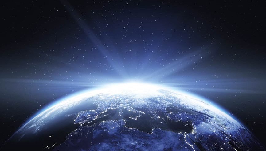 Liseli Arda ve Buket evrenin sırrının peşinde