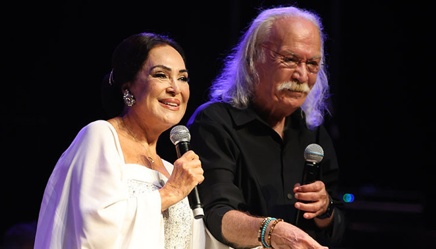 Sahnede iki efsane Türkan Şoray ve Cahit Berkay