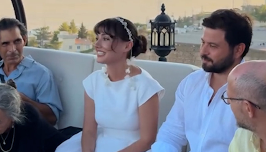 Oyuncu Sevda Erginci sevgilisi Efe Saydut ile nişanlandı