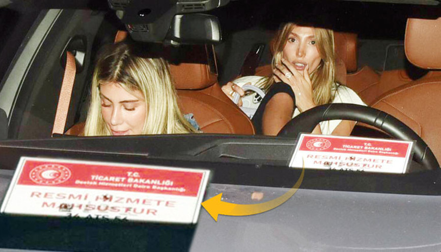 Şevval Şahin resmi araçla eğlence turunda