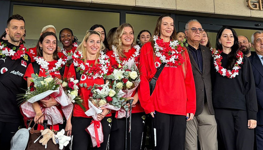 Filenin Sultanları yurda döndü Hayallerimizin ötesinde bir an yaşıyoruz