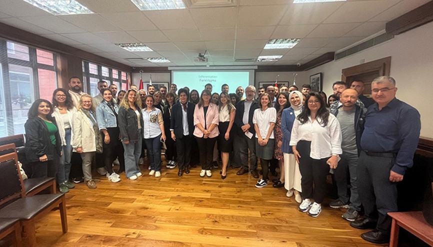 İngiltere Türk Dili Kültürü ve Eğitim Konsorsiyumu’ndan Mesleki Gelişim Semineri