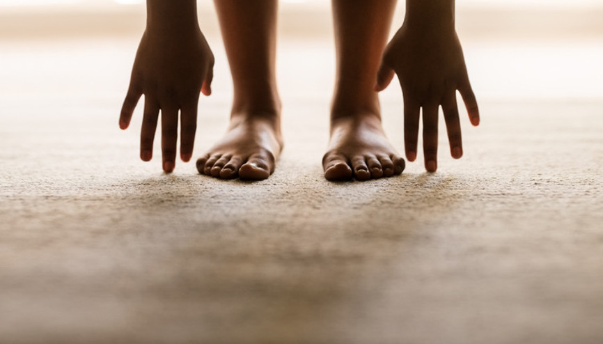 Bu yürüyüş stili karın kası yapıyor Yeni trend dört ayak üzerinde koşup zıplamak...