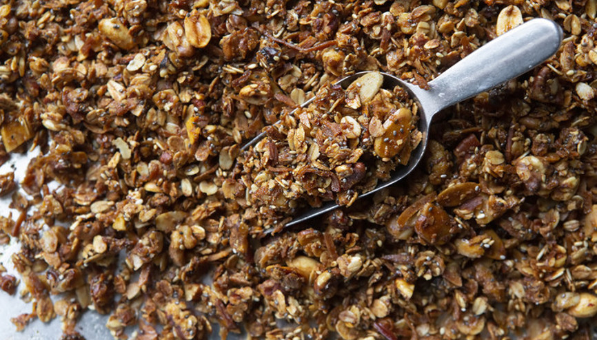 Sağlıklı bir kahvaltı mı, yoksa gizli bir şeker bombası mı İşte granola gerçeği Sağlıklı bir kahvaltı mı, yoksa gizli bir şeker bombası mı İşte granola gerçeği