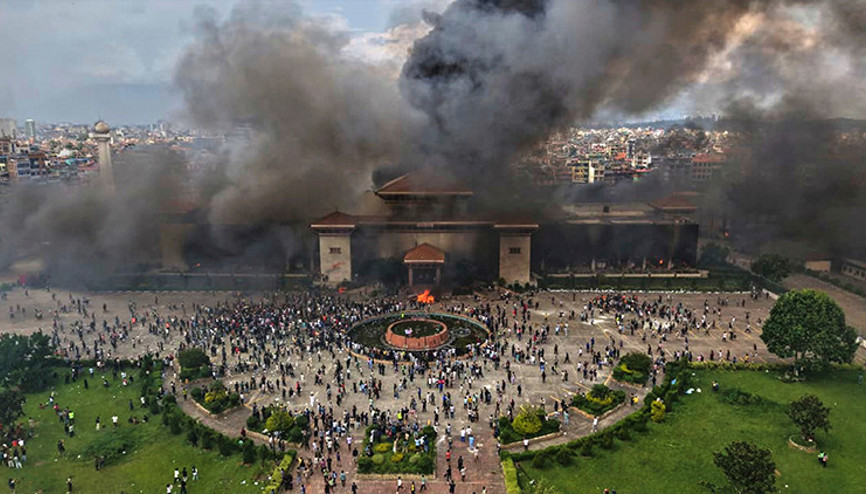 Nepalde ordu sokağa indi: Protestolar sürüyor