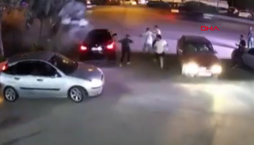 Ankarada film gibi kaza Uçan araba dehşet saçtı