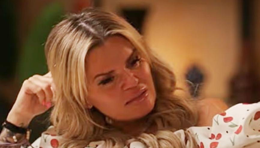 Ünlü şarkıcı yıllarca çalıştı iflastan kurtulamadı... Sonunda cesur pozlarını satarak milyoner oldu....Bu öyle kolayca geri çevrilecek bir para değil Ünlü şarkıcı yıllarca çalıştı iflastan kurtulamadı... Sonunda cesur pozlarını satarak milyoner oldu....Bu öyle kolayca geri çevrilecek bir para değil