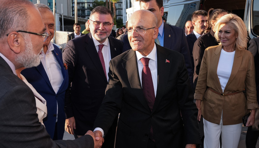 Hazine ve Maliye Bakanı Mehmet Şimşek İzmirde ziyaretlerde bulundu