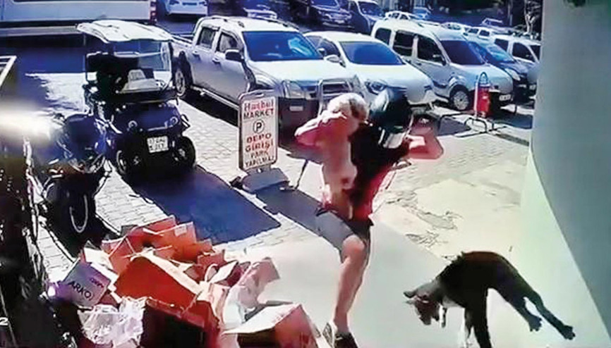 Kediye tekmeye gözaltı