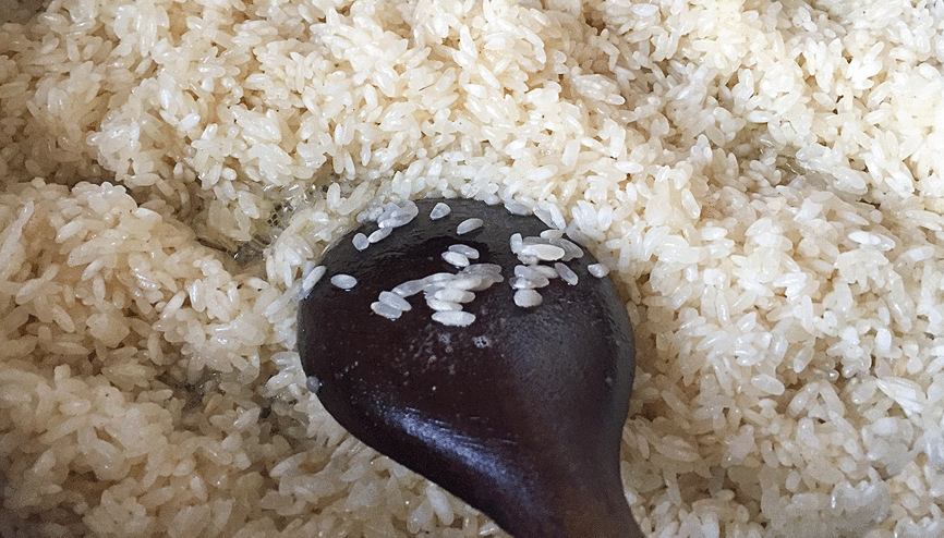 Tane tane dökülen, bembeyaz, kusursuz pirinç pilavının püf noktaları