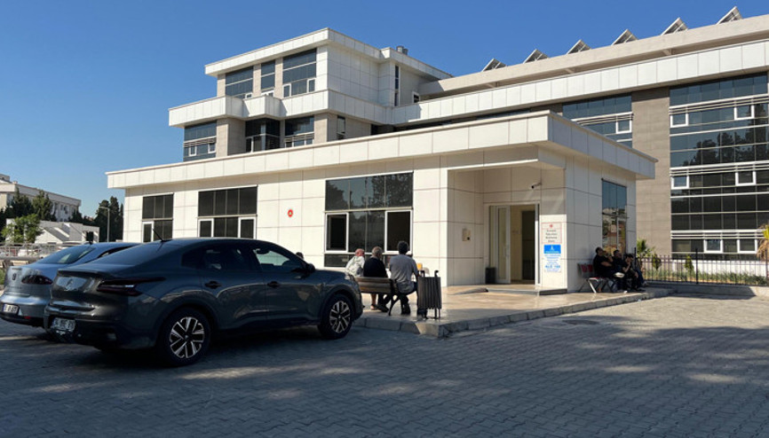 İzmirde dehşet Eski sevgilisini öldürüp, 2 kişiyi yaraladıktan sonra intihar etti