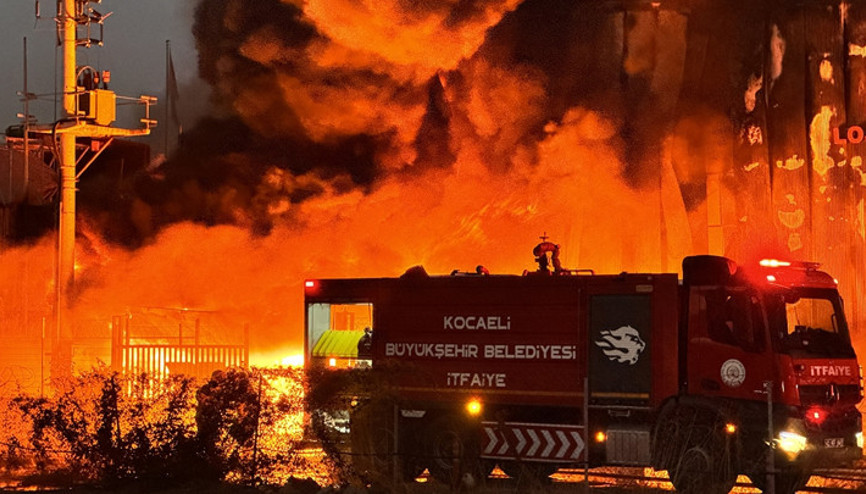 Kocaelide lojistik deposunda yangın Kontrol altına alındı
