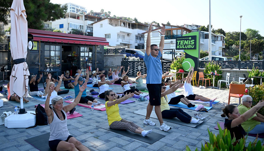 Kuşadasında ücretsiz pilates dersleri başladı