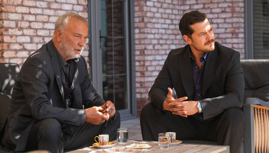 Ünlü oyuncu Eşref Rüya’nın kadrosuna katılıyor