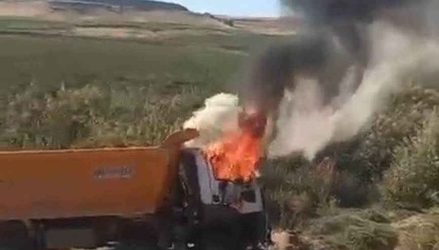 Yanan kamyonun şoförü hayatını kaybetti Yanan kamyonun şoförü hayatını kaybetti