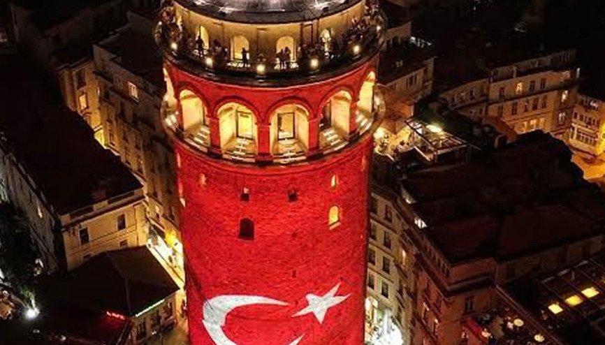 Galata Kulesinden milli maç heyecanı