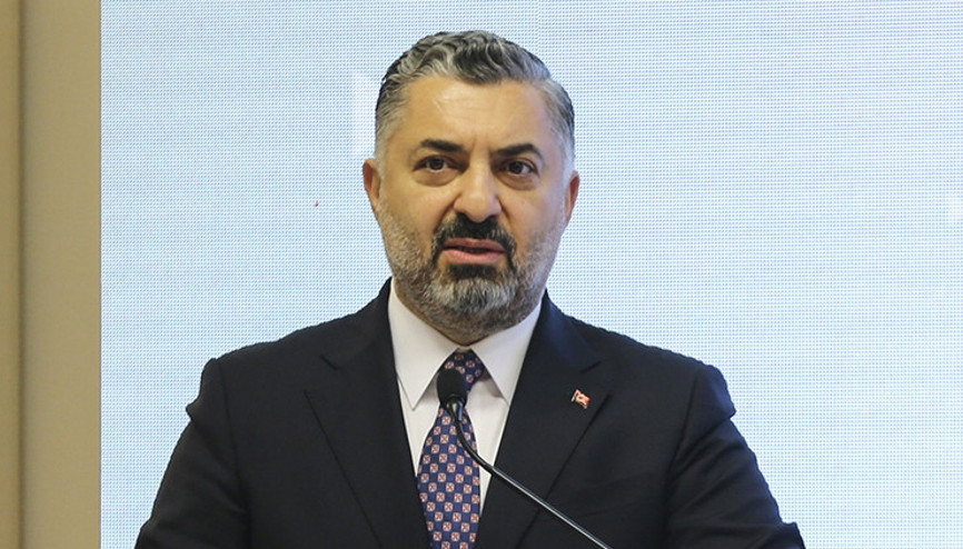 RTÜK Başkanı Şahinden aile vurgusu: Değerlerimize zarar verecek içeriklere kayıtsız kalınmayacak RTÜK Başkanı Şahinden aile vurgusu: Değerlerimize zarar verecek içeriklere kayıtsız kalınmayacak
