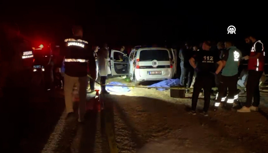 Batmanda bir araca düzenlenen silahlı saldırıda aynı aileden 4 kişi hayatını kaybetti