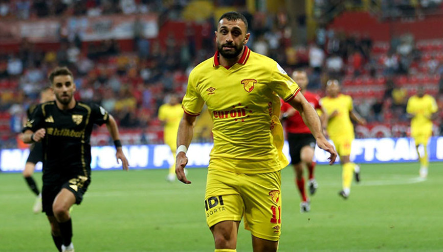 Göztepe ligin yenilgisiz 3 takımı arasında