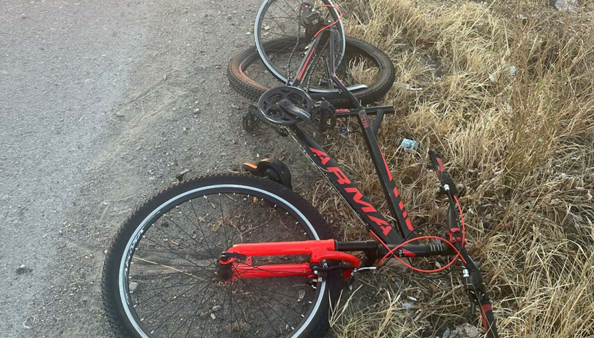 Kamyonetin çarptığı bisikletin sürücüsü öldü