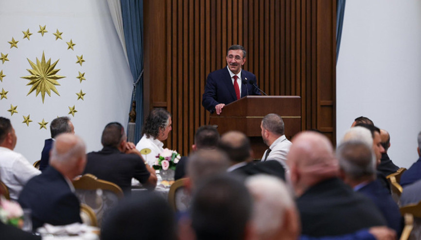 Cumhurbaşkanı Yardımcısı Cevdet Yılmaz KKTCden gelen muhtarları kabul etti