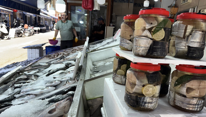 Sinopta coğrafi işaretli lakerdalar tezgahlardaki yerini aldı