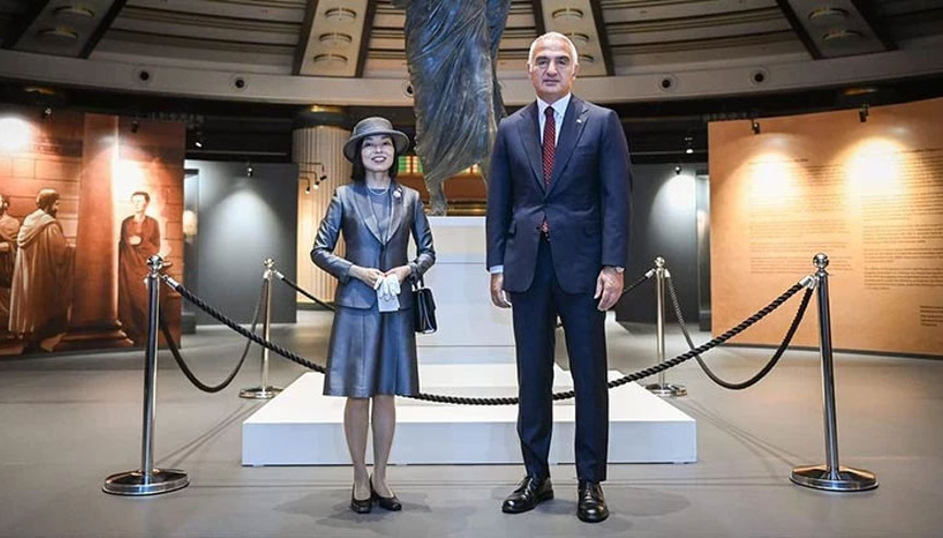 Japonya Prensesi Akiko Mikasa, Arkeolojinin Altın Çağı sergisini ziyaret etti Japonya Prensesi Akiko Mikasa, Arkeolojinin Altın Çağı sergisini ziyaret etti