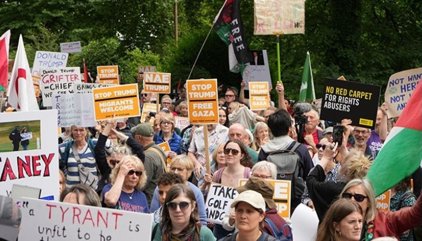 İngiltereye giden Trump’a protesto şoku