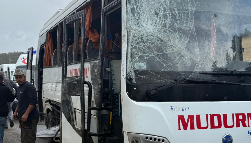 Boluda 3 araç çarpıştı; 10 yaralı