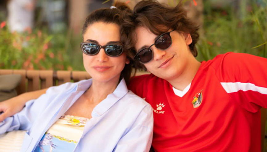 Tesadüfün bu kadarı ünlü aileyi buldu... Sanki ne zaman hamile kalacağını bile ince ince hesaplamış